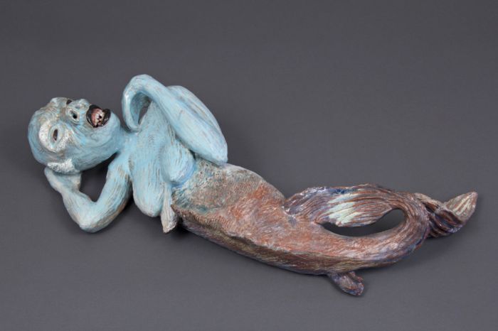 丑陋的雕塑揭示美人鱼神话背后的真实恐怖