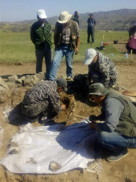 新疆木垒平顶山古墓群现青铜时代晚期遗骨和彩