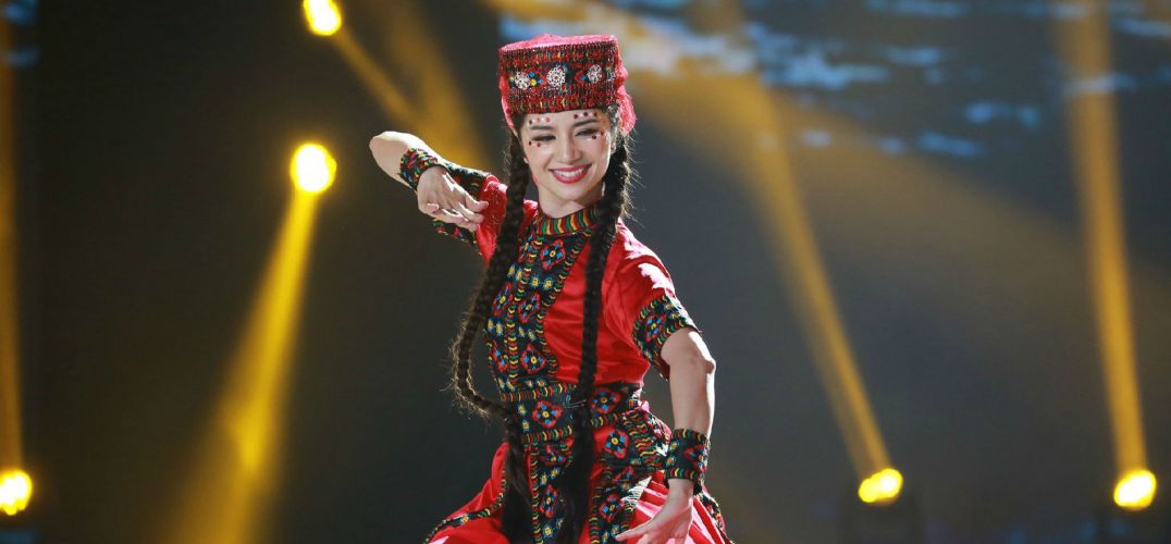 新疆舞蹈演员古丽米娜:没有一种舞叫“新疆舞”_舞蹈_舞台_凤凰艺术
