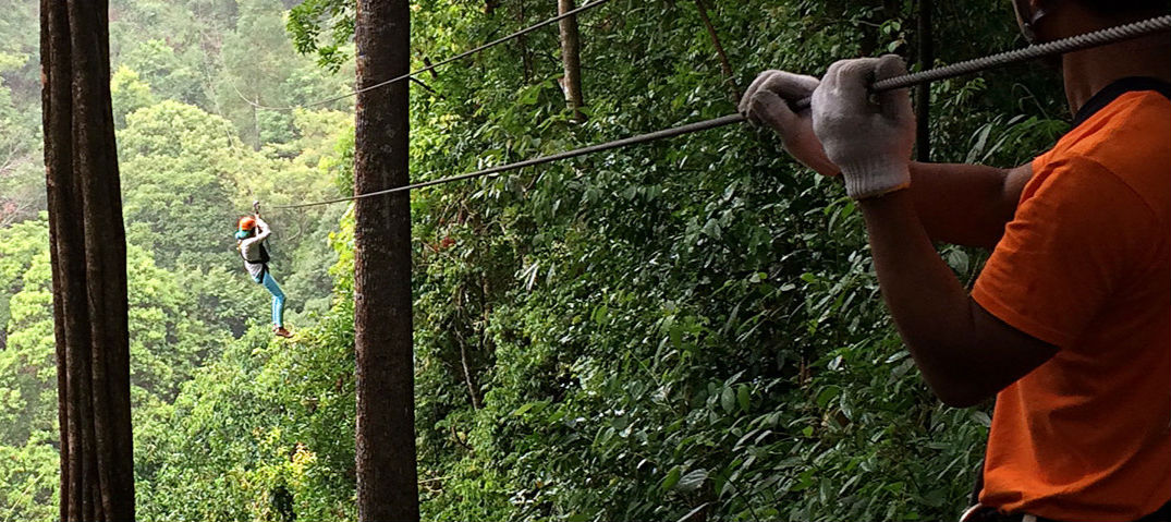 中游客在泰丛林飞跃身亡 出国要买旅游保险_旅
