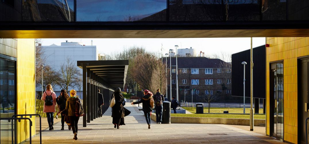 本特伍德学校获得2015年英国皇家建筑师学会斯特林奖