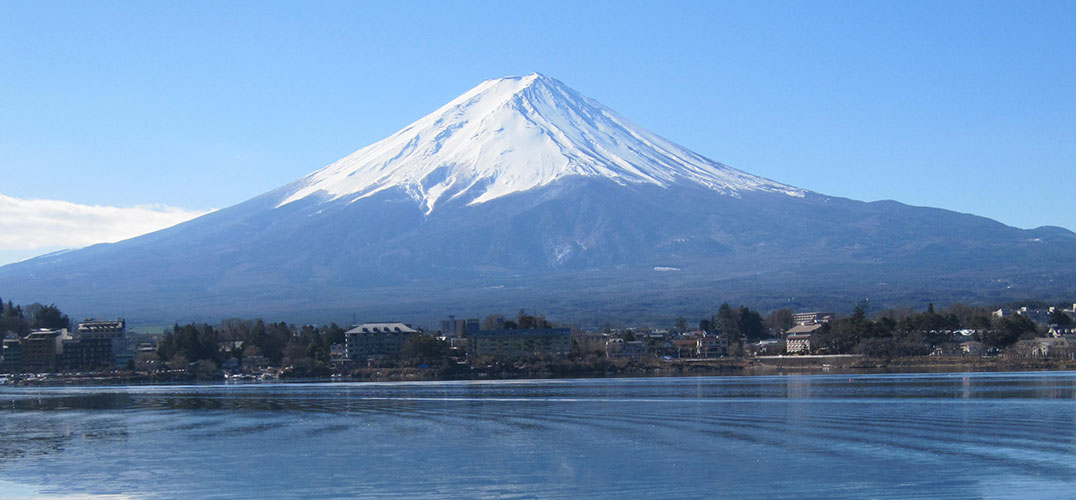 日本富士山下美酒飘香 酒不醉人人自醉