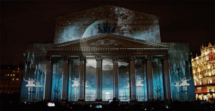 Swan-Lake-projection-mapping-5