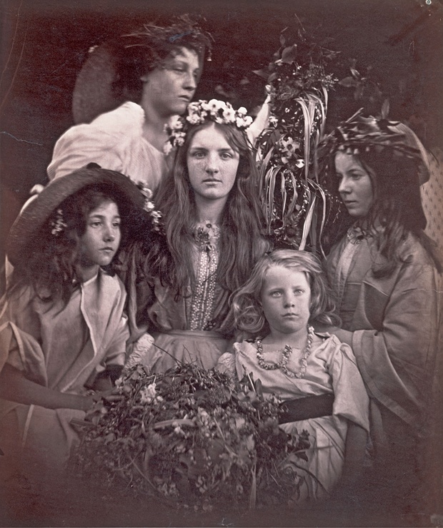 茱莉亚·玛格丽特·卡梅伦在1866年拍摄的作品《国际劳动节》（May Day ）