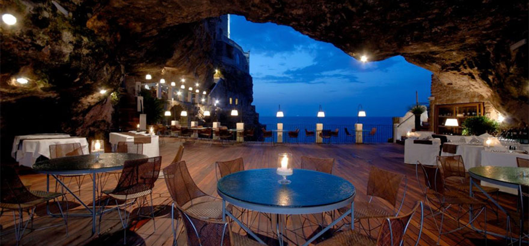 建在洞穴里的餐厅！在意大利的惊艳海景畔来一次晚餐吧