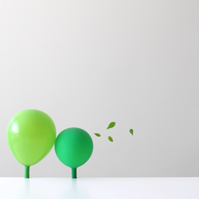 minimal-photography-funny-balloons-peechaya-burroughs-10