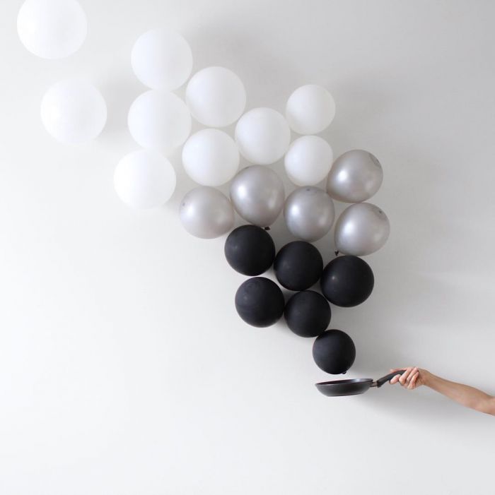 minimal-photography-funny-balloons-peechaya-burroughs-4
