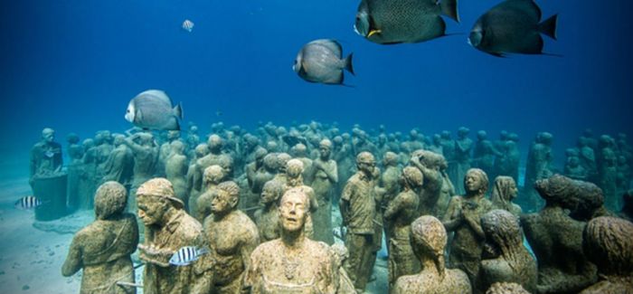 水下世界：欢迎来到欧洲首座水下雕塑公园