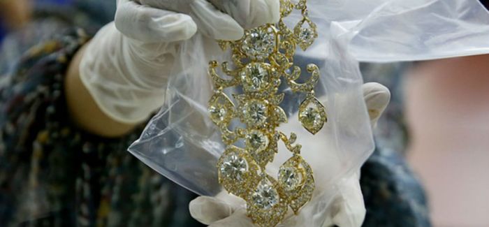 菲律宾将拍卖前总统夫人珠宝 约值2100万美元