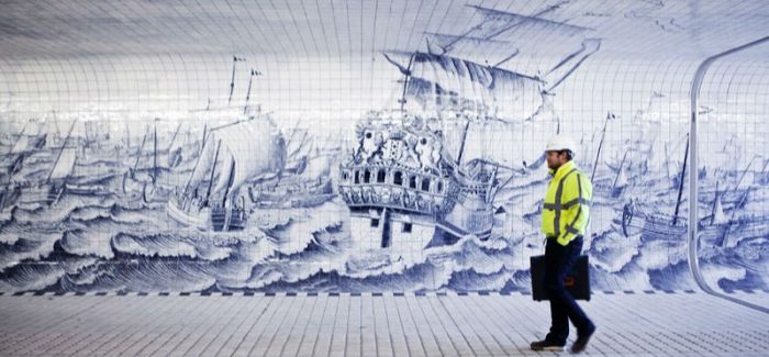 阿姆斯特丹中央火车站隧道  美轮美奂的艺术集群