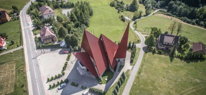 千姿百态的波兰后现代主义教堂建筑
