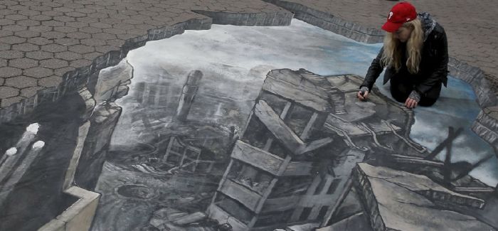 艺术家曼哈顿街头3D绘画“还原”叙利亚被毁景象 呼吁和平