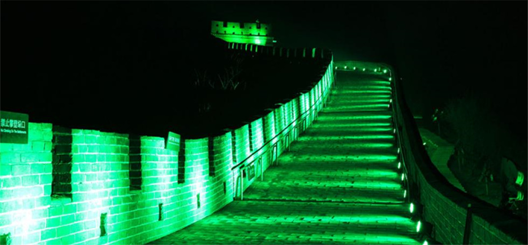 爱尔兰绿动全球庆圣帕特里克节 八达岭长城点亮绿色