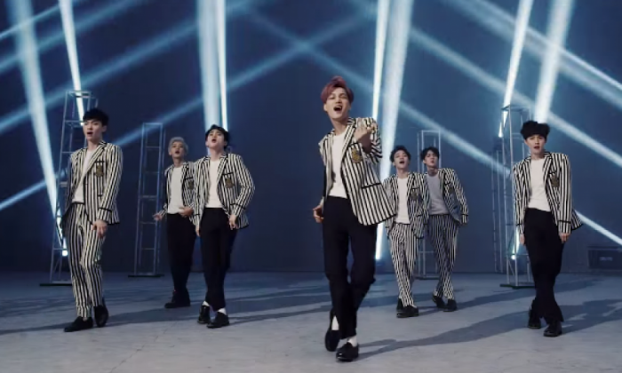 EXO-Style-Love-Me-Right-Music-Video-Gucci-1000x600