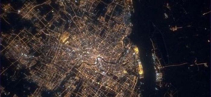 加拿大宇航员回忆在太空拍下上海夜景：我是否会拍到我的儿子