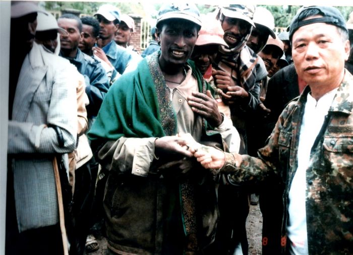 （07）-2005年    前後多次赴非援助難民   衣索比亞
