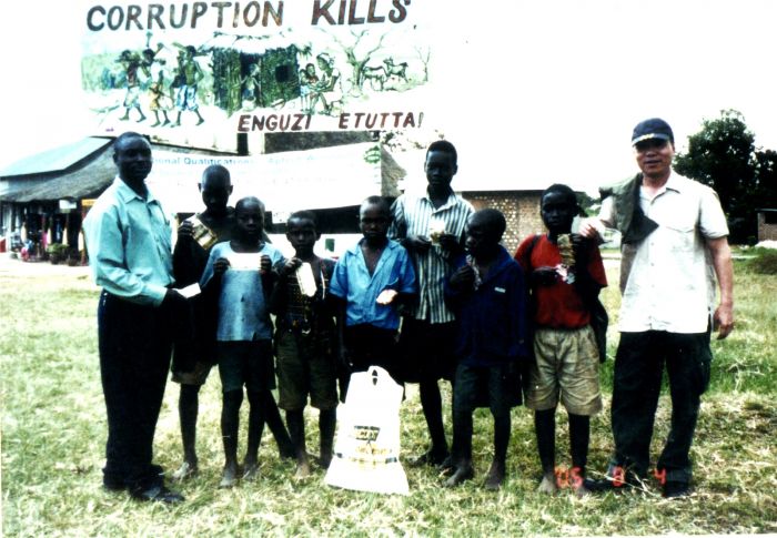 （13）-2005年 烏干達援助難民