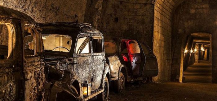 意那不勒斯二战防空洞变身古董汽车墓穴