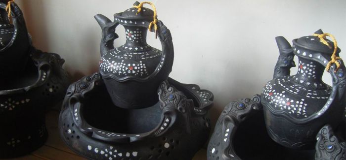 尼西黑陶：一种古老的藏族陶瓷工艺