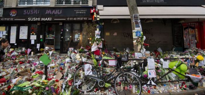 巴黎将2015年恐袭受害者纪念物数码化并存档