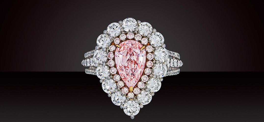 顶级珠宝收藏市场回暖 翡翠首饰拍出1亿港元