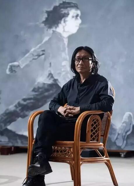 中国著名当代艺术家,中央美术学院副院长苏新平