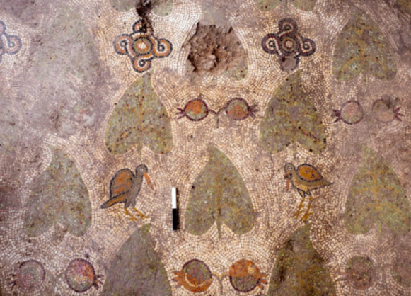 四世纪教堂的马赛克地板 以色列考古新发现