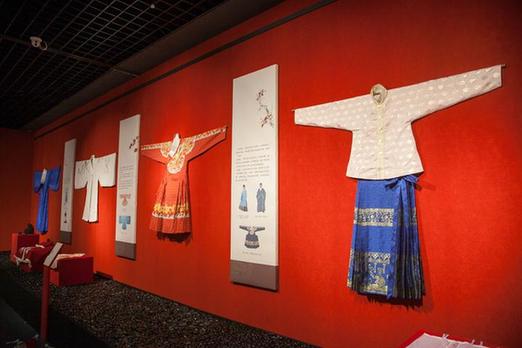 杭州中国湿地博物馆里的汉服文化展