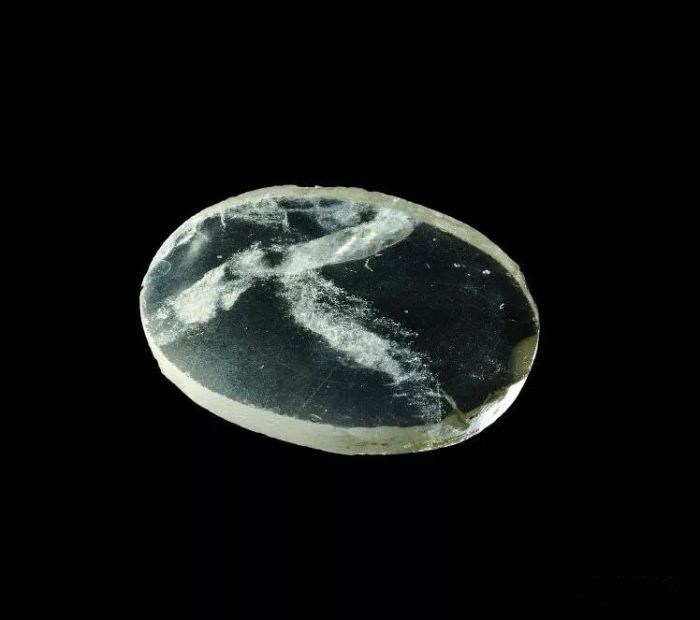 大英博物馆里最古老的水晶透镜