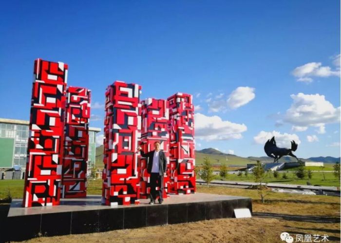 一山以艺术家的激情创作《文明大同》并捐赠与蒙古国
