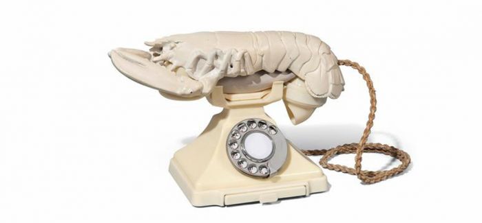 85.3万英镑购入达利雕塑龙虾电话