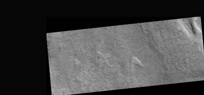 NASA在火星沙丘中发现“星际舰队标志” ？