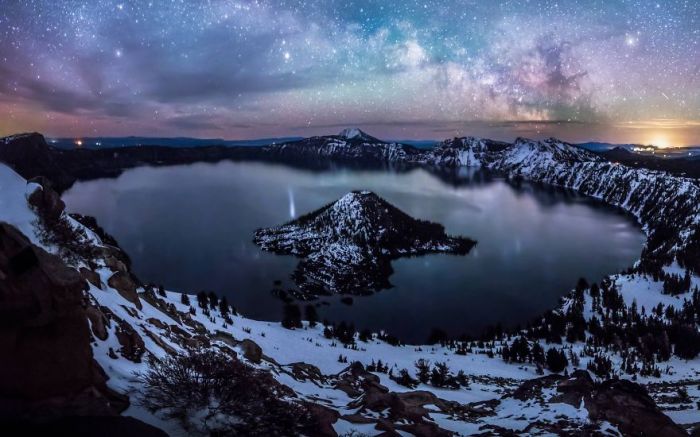 crater-lake-oregon-us-at-night__880