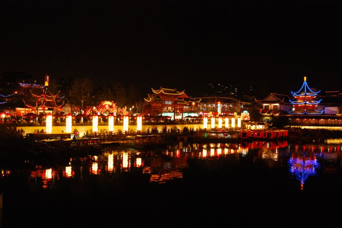 Confucius_Temple_and_Qinhuai_River,_Nanjing_Night