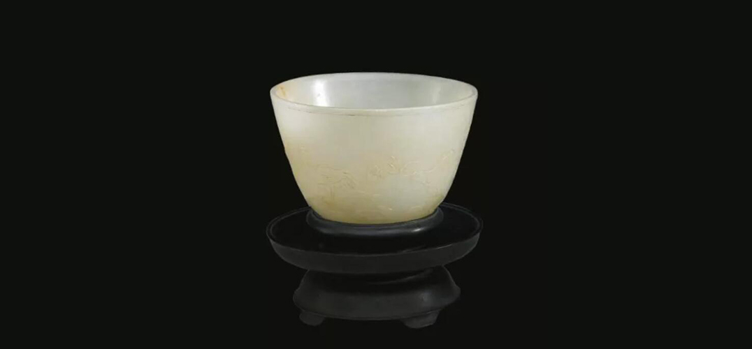 中国艺术珍品拍卖会呈献清乾隆白玉鸡缸杯