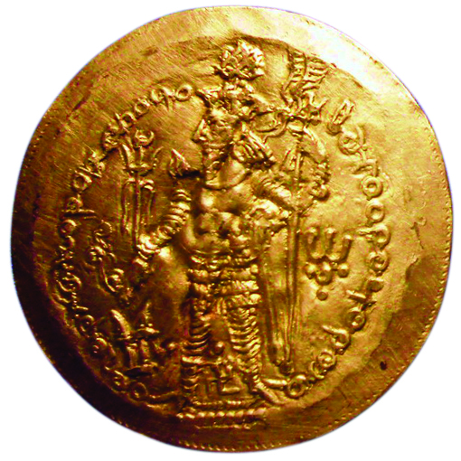 图6 萨珊东部靠近贵霜西部的呼罗珊地区铸造的第纳尔金币，正面为贵霜式的盛装国君霍尔米兹德一世站像，其两个小腿之间是佛教的卍字吉祥符标志