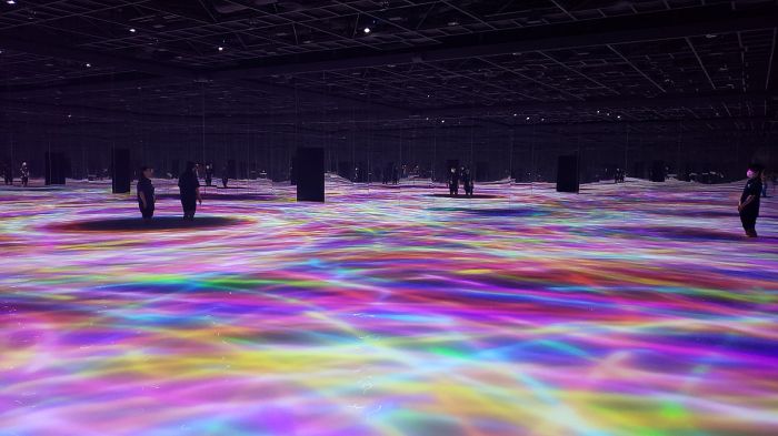 1200px-Photos_at_teamlab_planets_tokyo