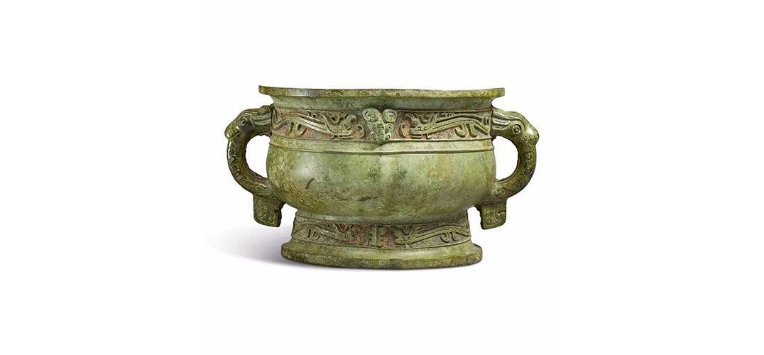 纽约苏富比拍卖 战国青铜琉璃方壶以五千多万元成交