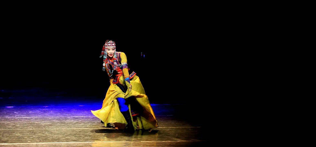 首届内蒙古民间舞蹈大赛正在进行时