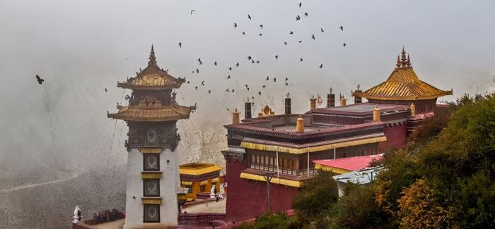 孤独是西藏寺庙的标志