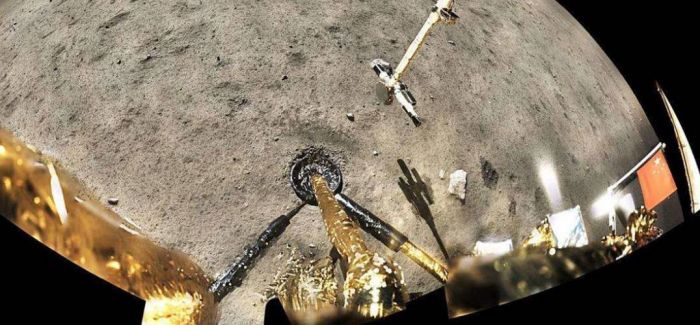 嫦娥五号模拟月壤及陨石展武汉开幕