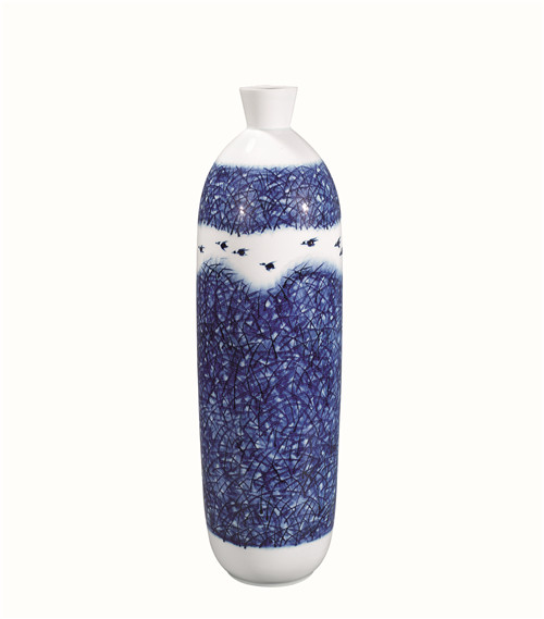 白磊，“江南湿地”瓶，瓷，高53cm