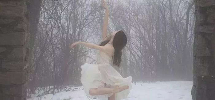 在冰雪中翩然起舞