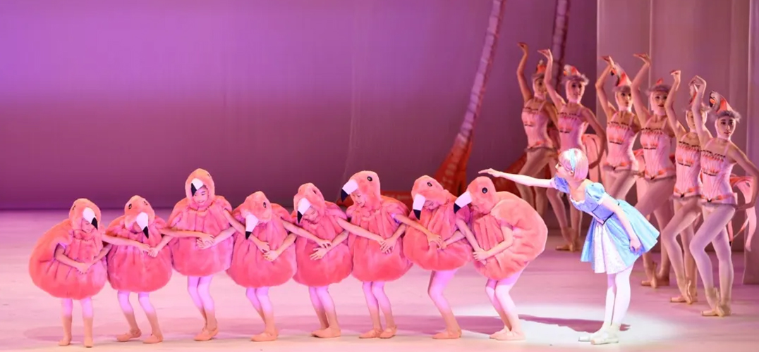 比电影更精彩的芭蕾舞剧《爱丽丝梦游仙境》来啦！