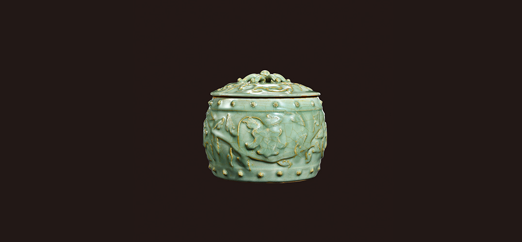 39件元明清单色釉瓷器上海展出