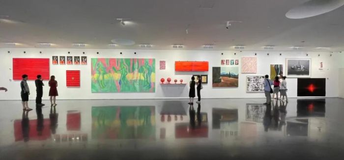 主题展览《红》于上海油罐艺术中心开幕
