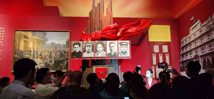 观红色文物展 回顾建党百年历程