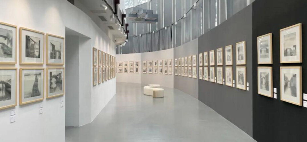 浅析杨明义艺术回顾展的空间设计
