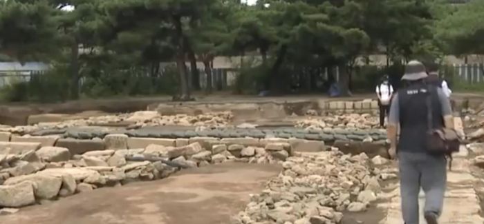 韩国发现150年前朝鲜王朝宫殿卫生间遗址