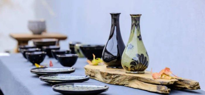 近百件中日韩艺术家陶瓷作品景德镇展出